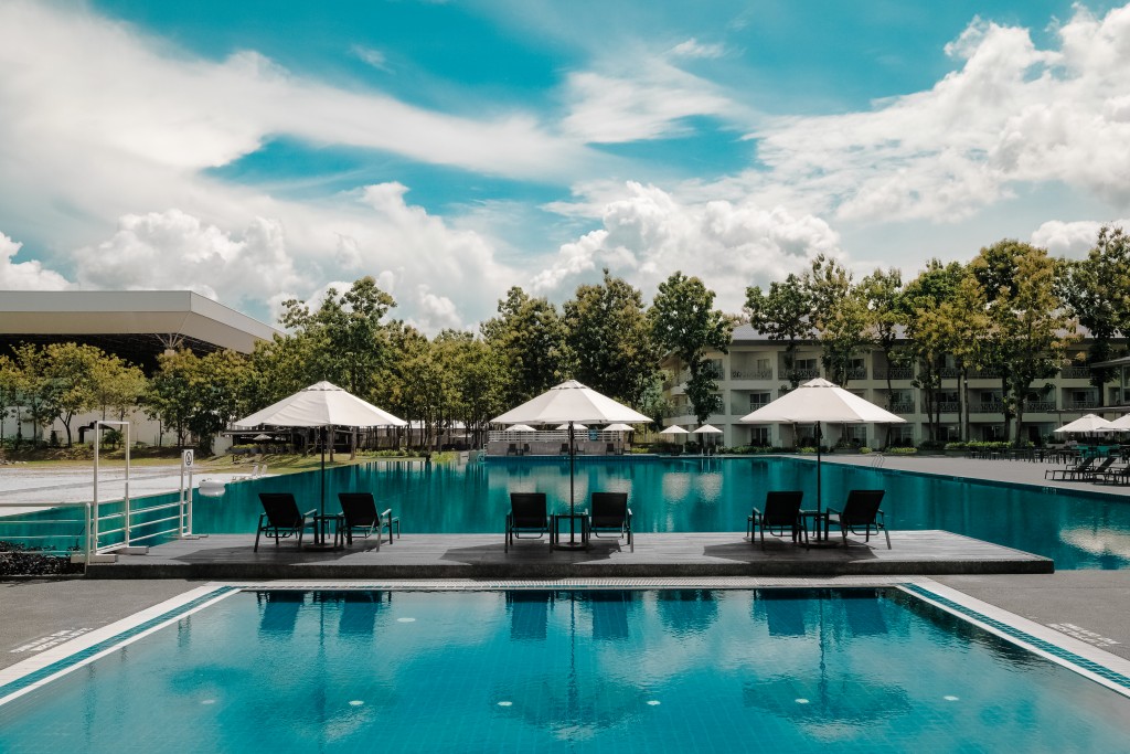 yoga retreat pool